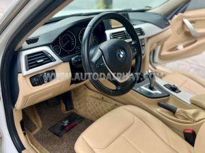 Xe BMW 3 Series 320i 2015