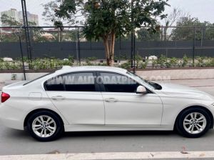 Xe BMW 3 Series 320i 2015